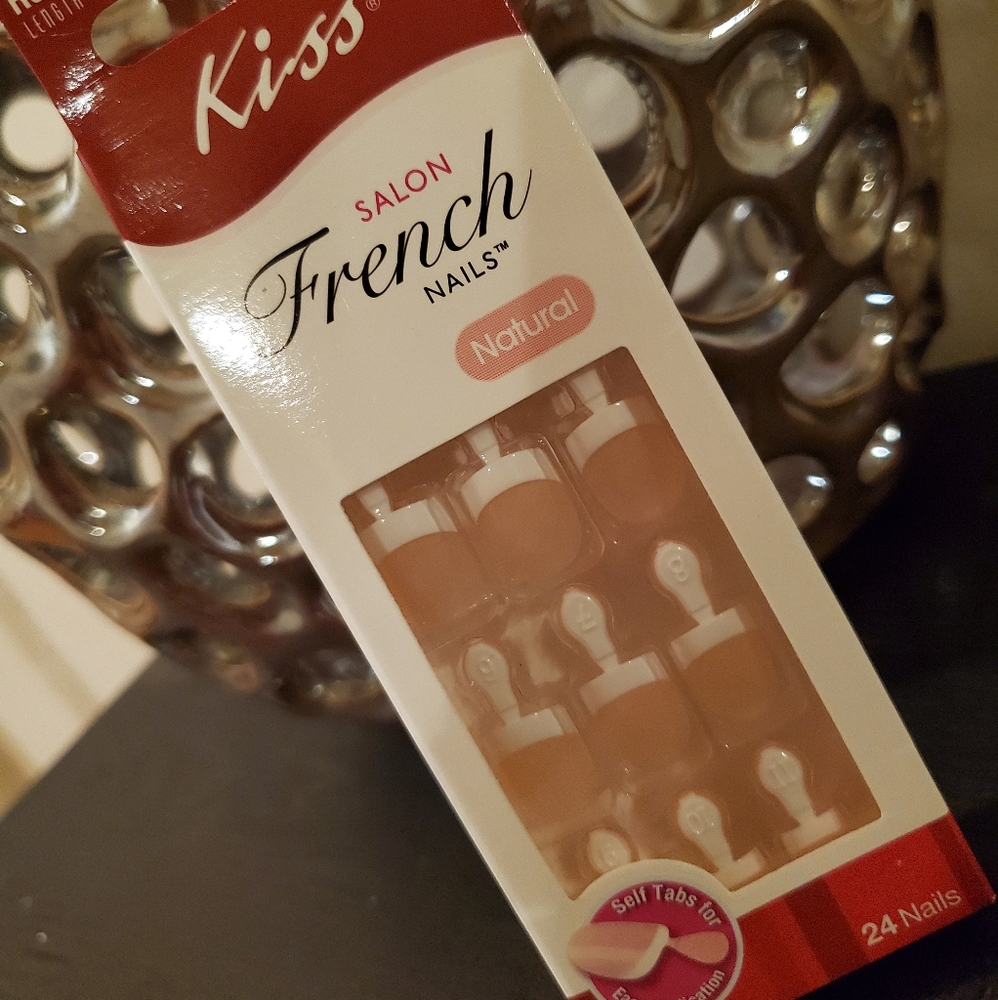 "Kiss" French Press On Nails